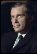 head and shoulders photograph of Glenn Gould wearing suit
